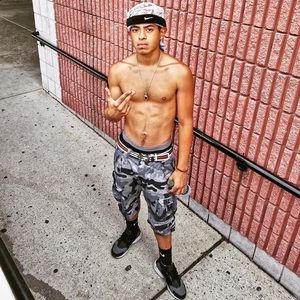 Meet your Posher, Izzo